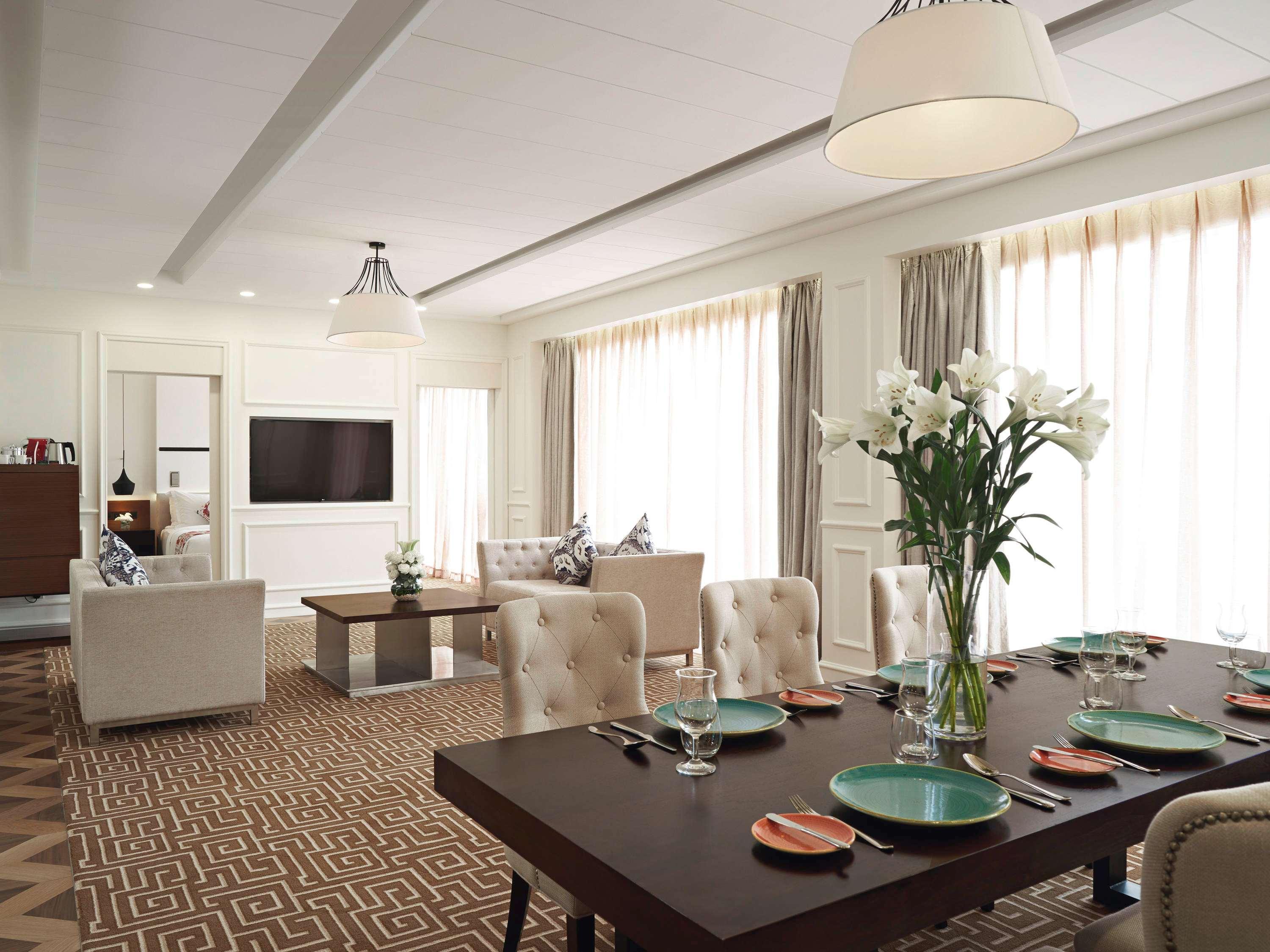 Movenpick Hotel & Convention Centre Klia Sepang Dış mekan fotoğraf A suite at the hotel