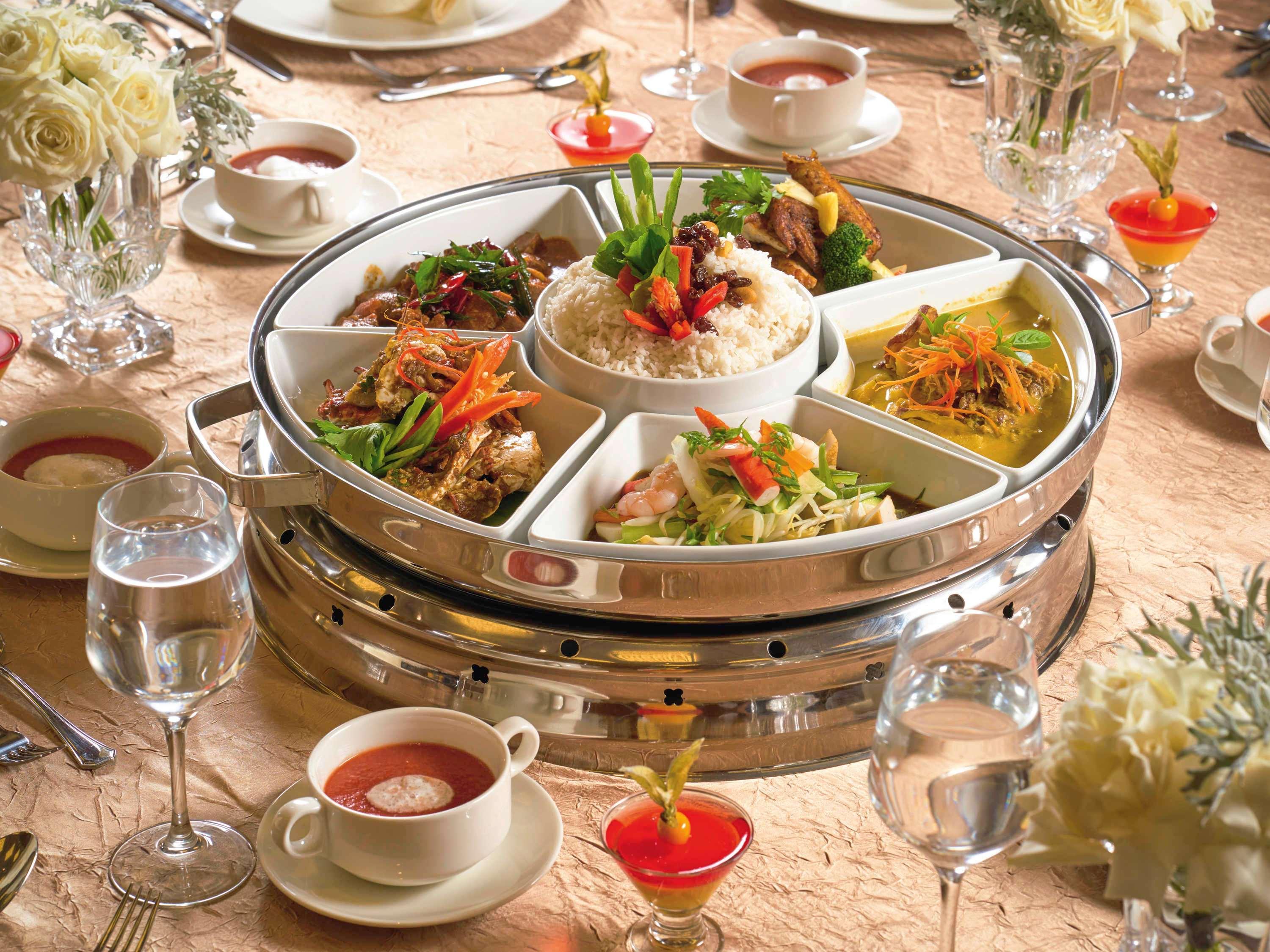 Movenpick Hotel & Convention Centre Klia Sepang Dış mekan fotoğraf A Chinese wedding banquet