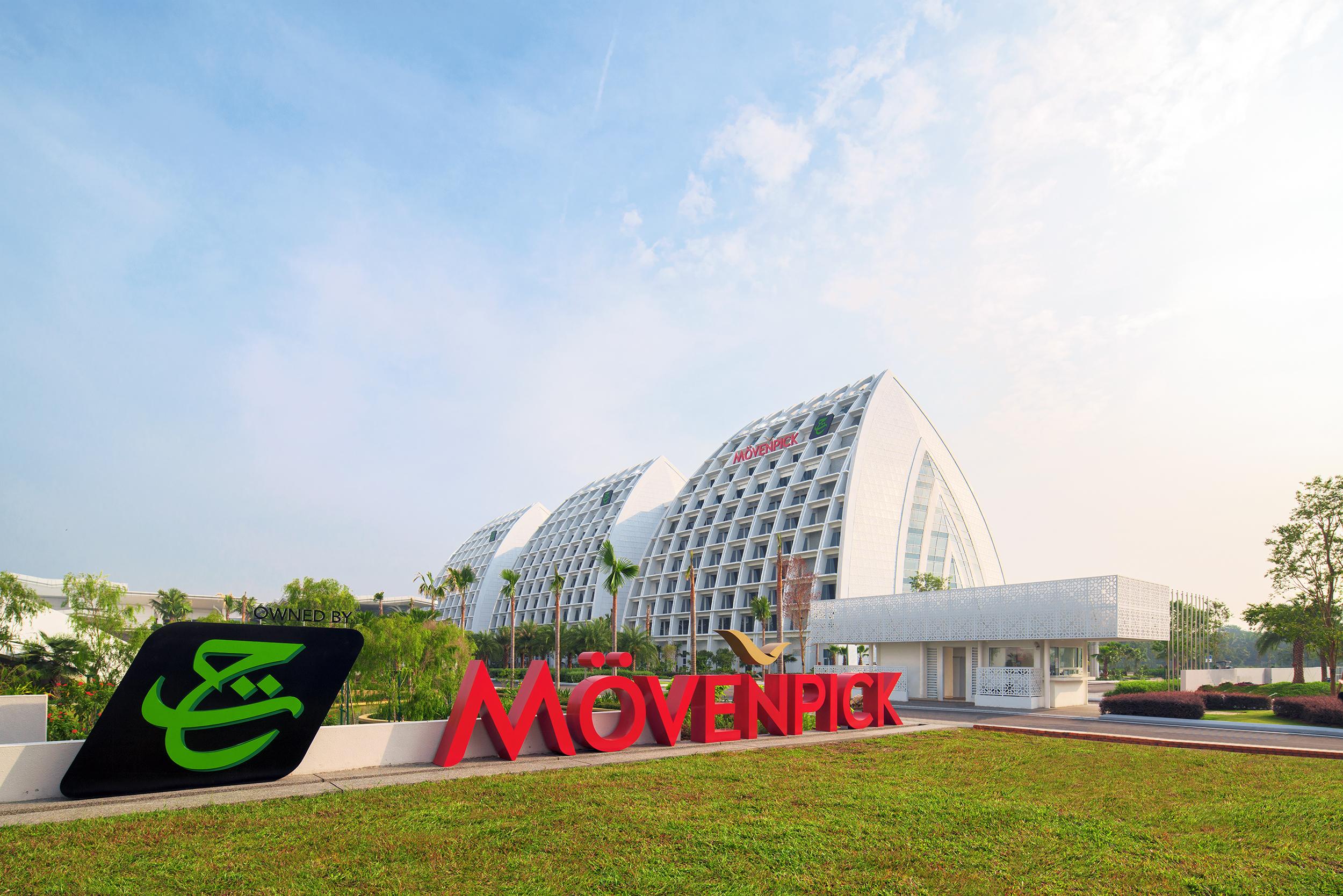 Movenpick Hotel & Convention Centre Klia Sepang Dış mekan fotoğraf 3 November Stadium