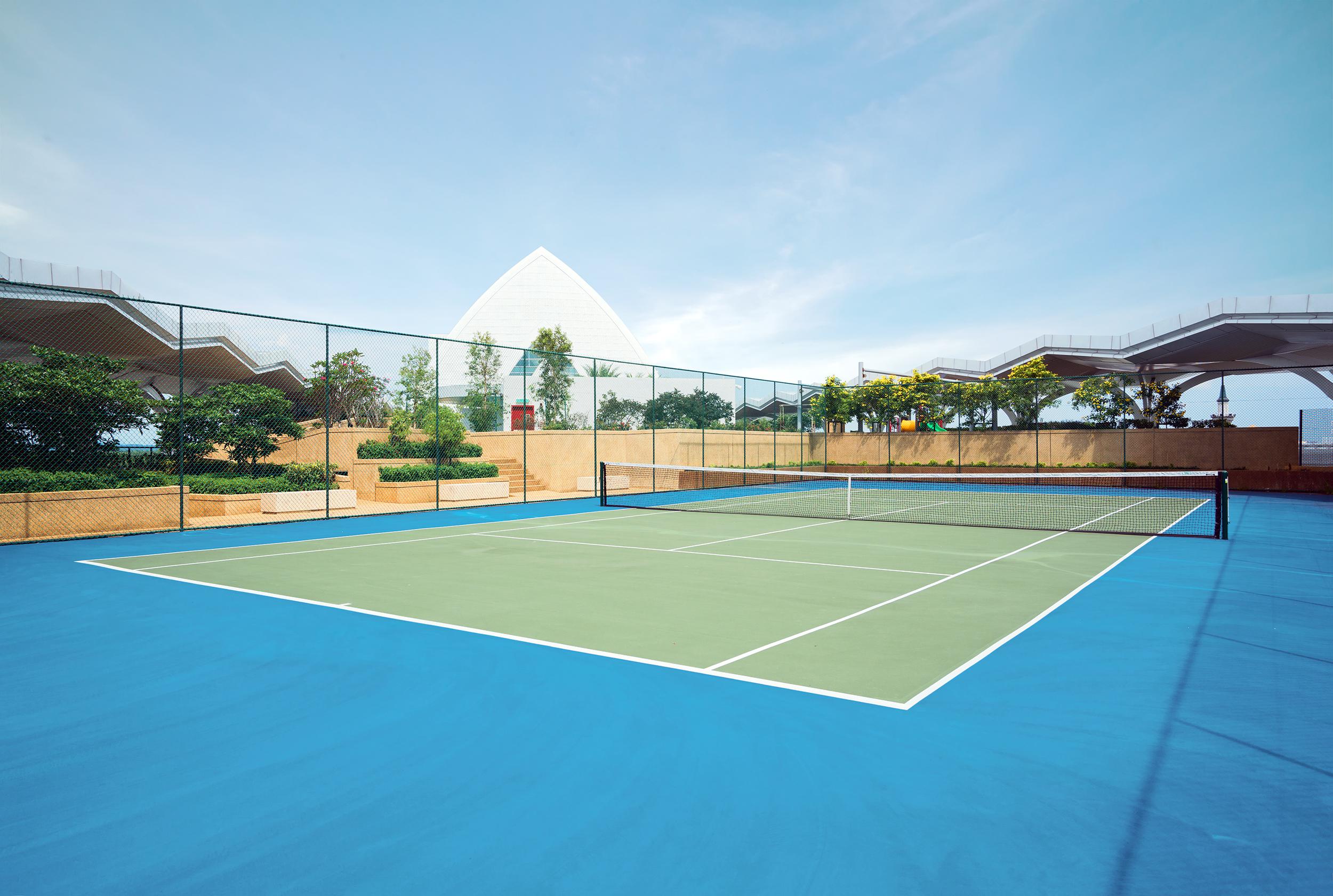Movenpick Hotel & Convention Centre Klia Sepang Dış mekan fotoğraf Tennis court