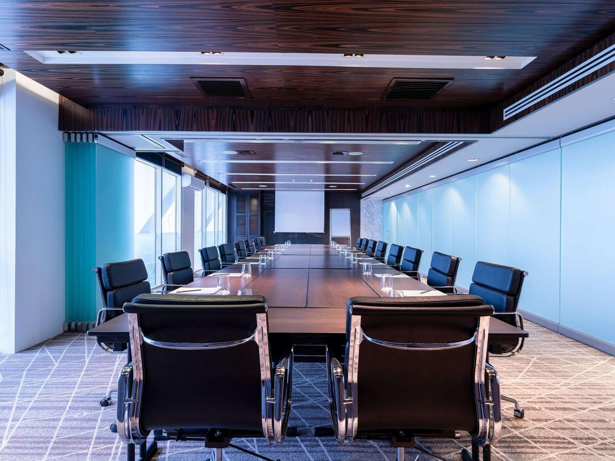 Movenpick Hotel & Convention Centre Klia Sepang Dış mekan fotoğraf Boardroom at the InterContinental Hotel, London, The O2