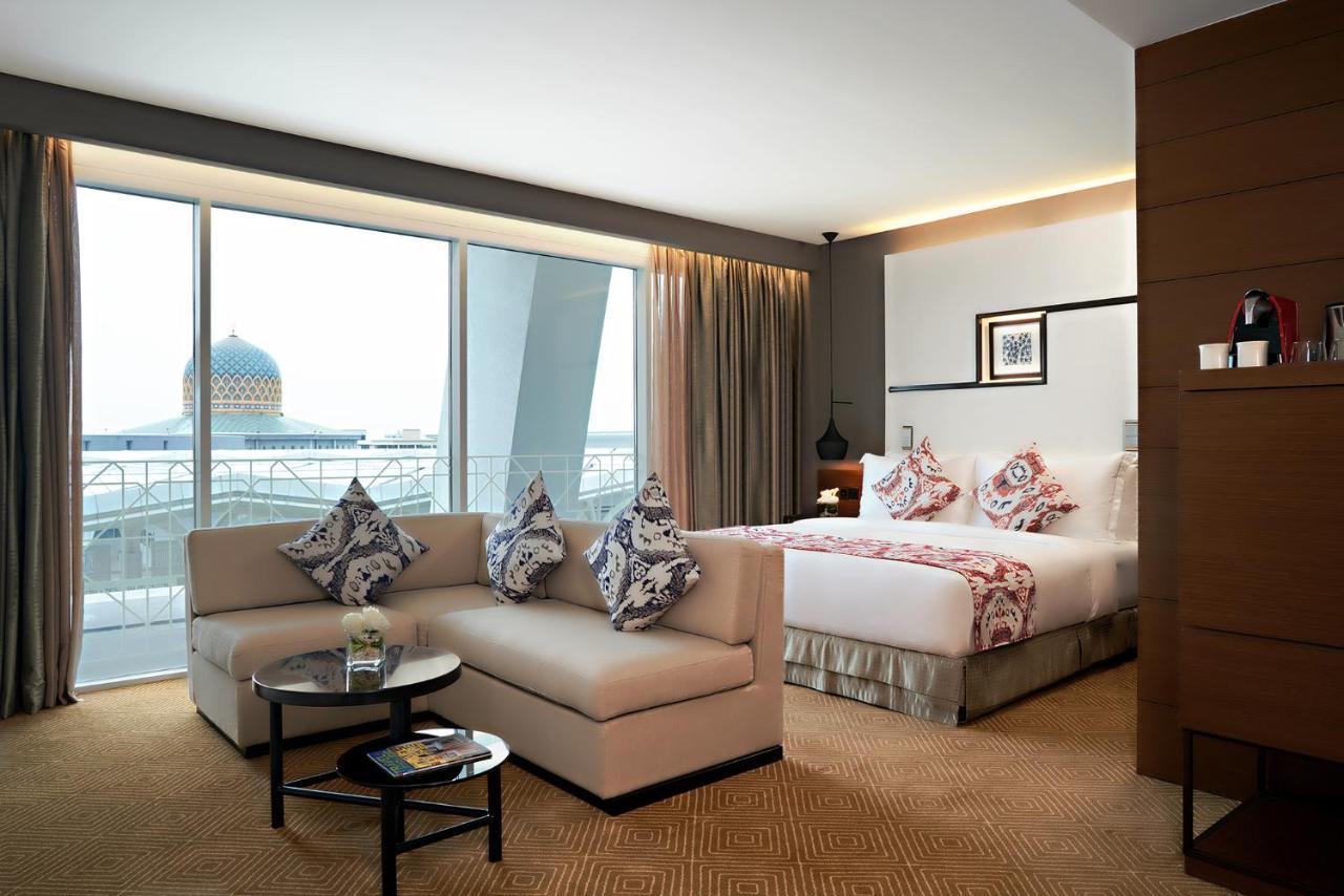 Movenpick Hotel & Convention Centre Klia Sepang Dış mekan fotoğraf Deluxe Suite